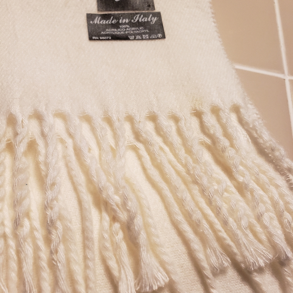 Beautiful Womens Cejon Ivory scarf